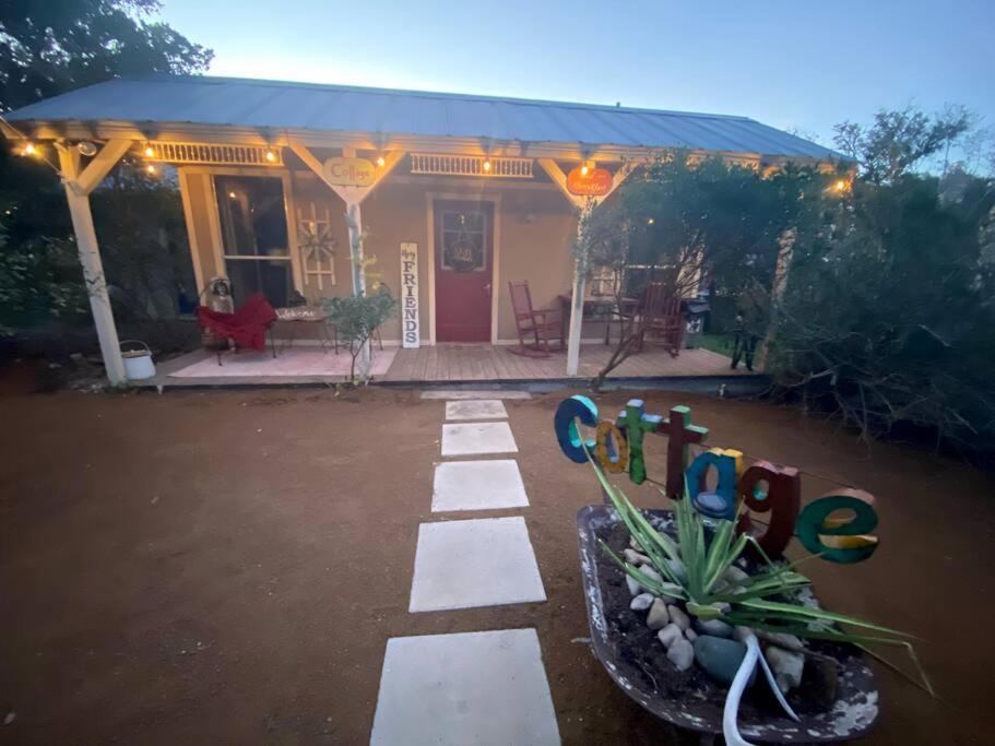 Cottage With Hot Tub And Pool Bandera, Tx. Exterior photo